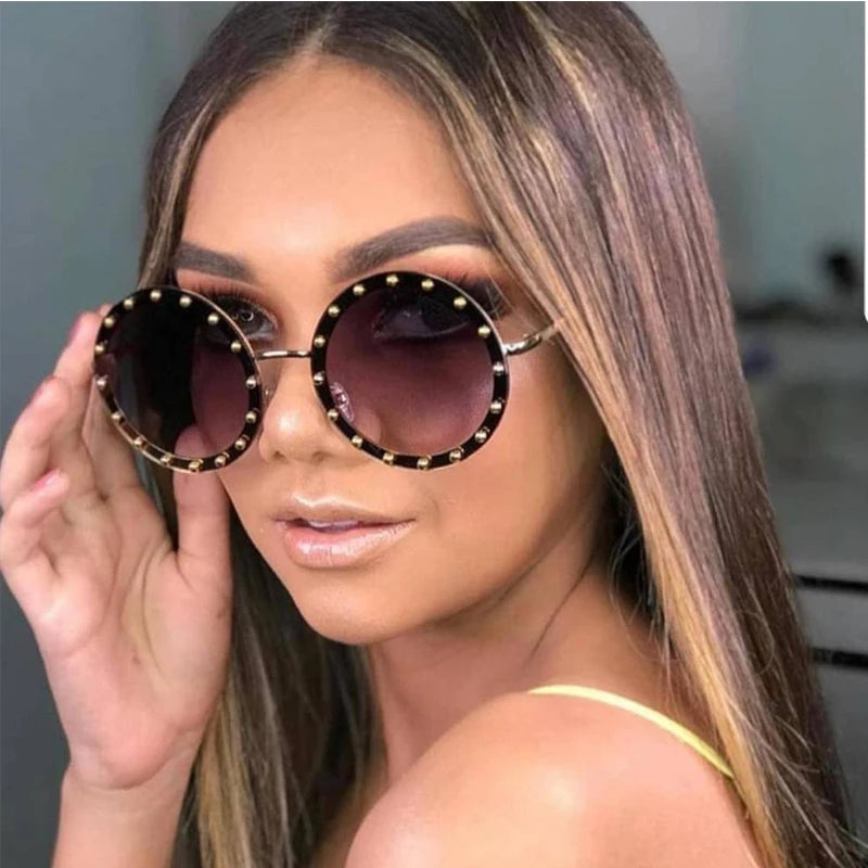Vintage Round Sunglasses Women Luxury Rhinestone Metal Sun Glasses Ladies Classic Pink Red Retro Clear Shades Eyewear Men UV400