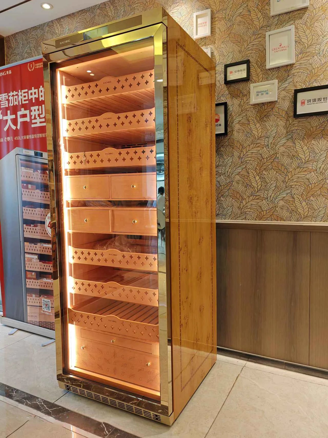 Ready to Ship Biggest Capacity Mon5800A Cigar Humidor With Aged Drawer Water Cooling System Cigar Cabinet