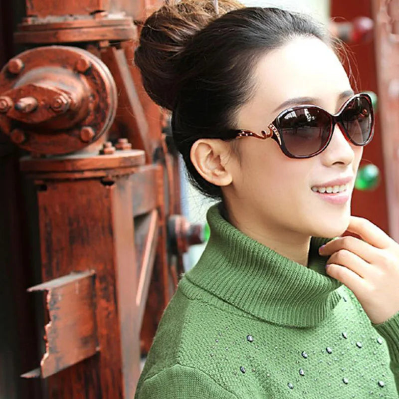 DANKEYISI Hot Polarized Sunglasses Women Sunglasses UV400 Protection Fashion Sunglasses With Rhinestone Sun Glasses Female Glass