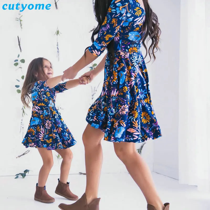 Mother Daughter Dresses Floral Print Half Sleeve Blue Dress Family Matching Outfits Mother/Mom and Daughter Dresses Clothes