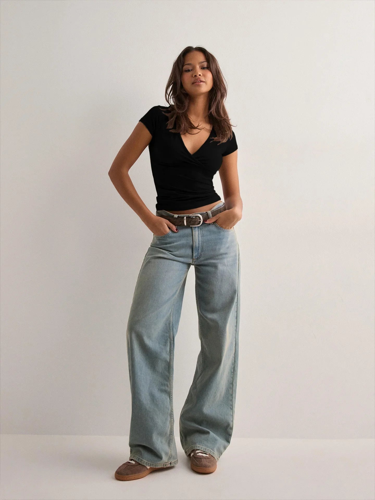 2025 Summer Women T-shirts V-neck Slim Fit Short Sleeve Solid Color Casual Top Ladies Clothing Female Fashion Trendy Pro Choice