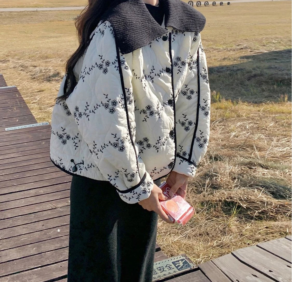 Women's Winter Clothing with Fashionable and Casual Temperament, High-end Warm and Age Reducing Cotton Clothing