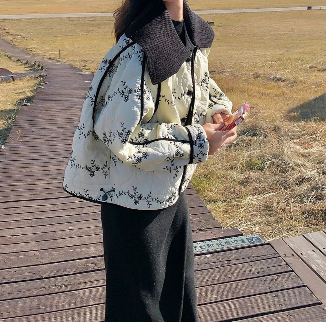 Women's Winter Clothing with Fashionable and Casual Temperament, High-end Warm and Age Reducing Cotton Clothing