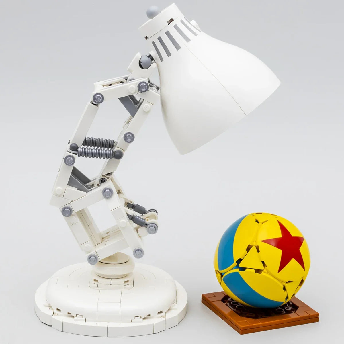 Easter Eggs Ball Table Pixar Lamp Hidden Classic Idea Bricks Model Building Blocks Toys Home Decor Set Gift