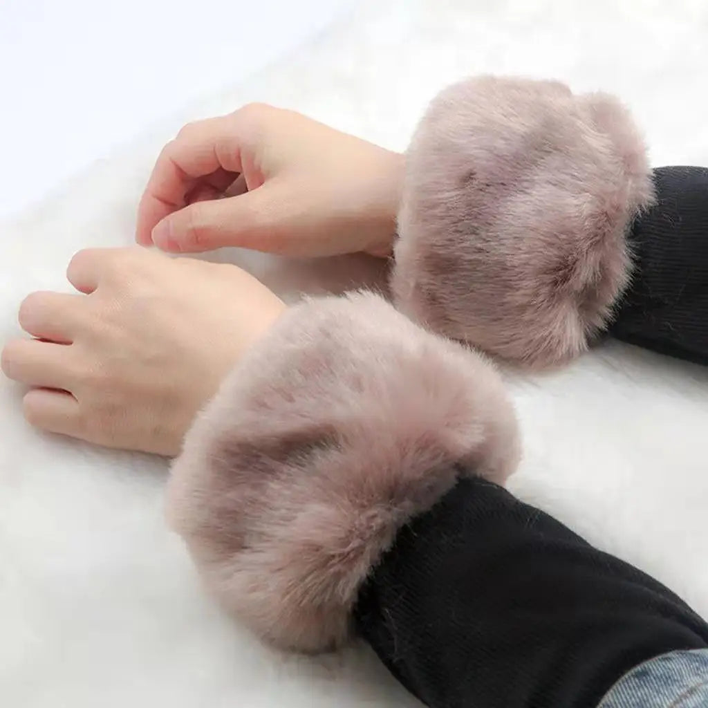 Winter Warm Women Faux Fur Arm Sleeve Soft Elastic Wrist Slap On Cuffs Arm Warmer Plush Thicken Accessories Fashion Coat Decora