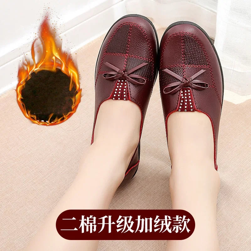 Women's Leather Shoes Women Black Single Shoes Female Slip-on Flat Loafers Classic Mom Casual Leather Shoes Zapatos De Mujer